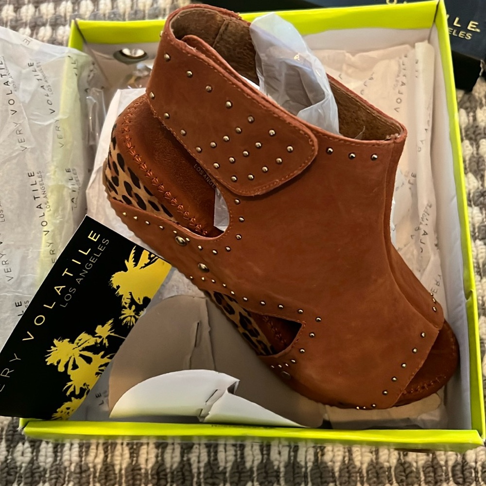 Women's Very Volatile Betsy Platform Wedge Sandal